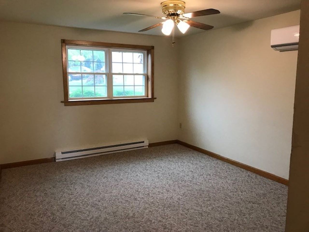 187 Spencer Ave - Photo 2 of 13