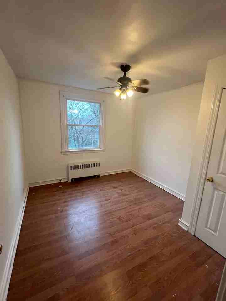 324 E Olney Avenue - Photo 2 of 10