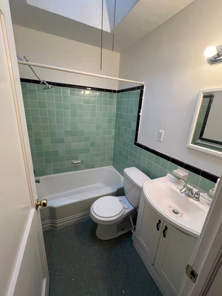 324 E Olney Avenue - Photo 3 of 10