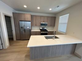 featured image of 960 Heritage Dr #11