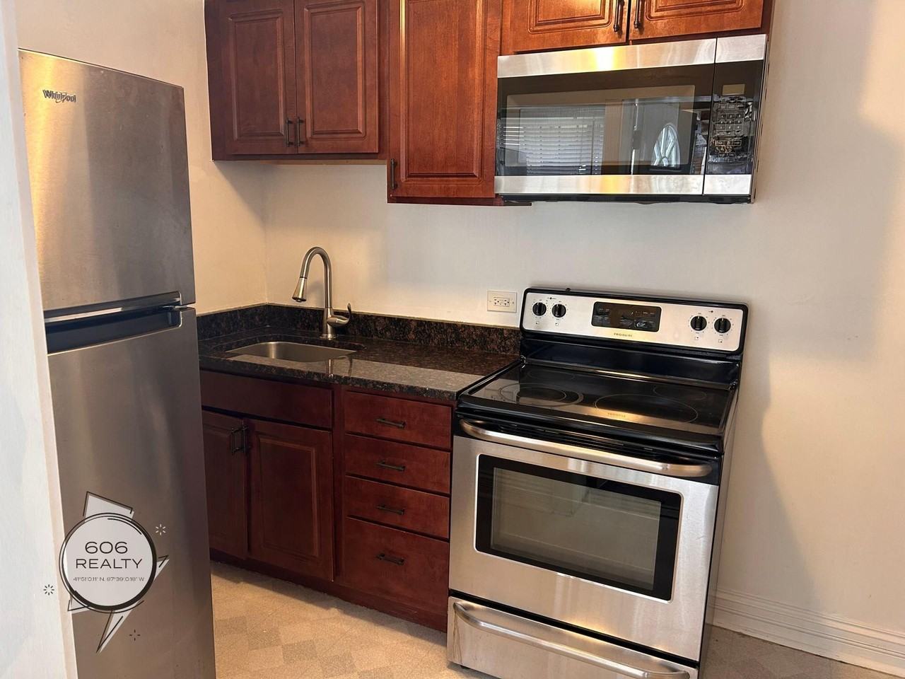 5105 5105 W. 21st 14 - Photo 2 of 13