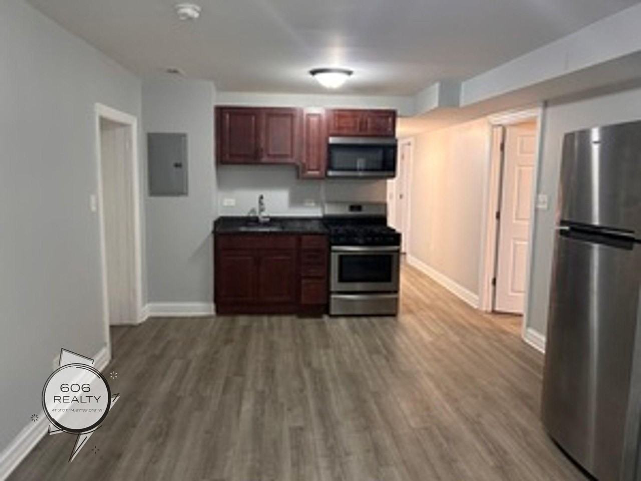 5105 5105 W. 21st 14 - Photo 4 of 13