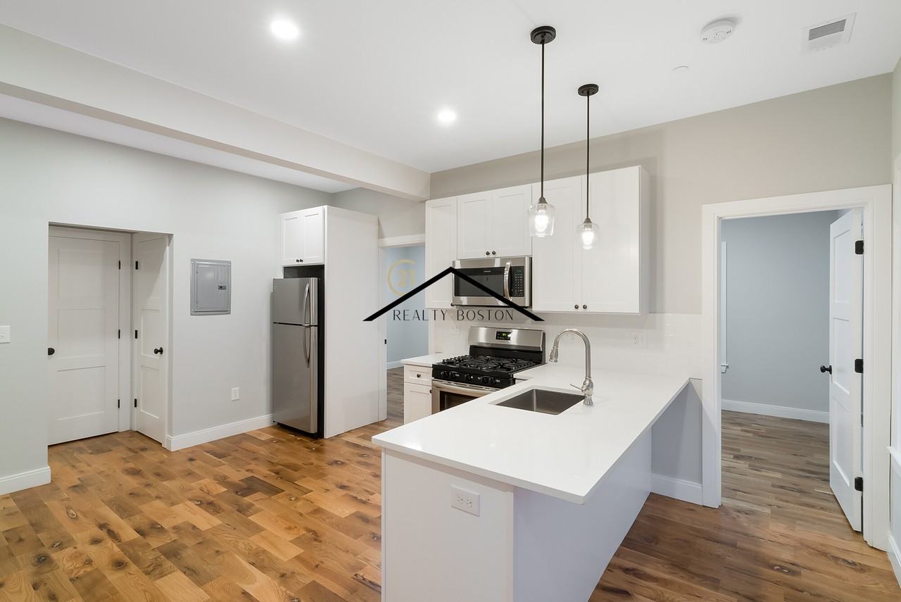 477 Meridian St #2 - Photo 2 of 7