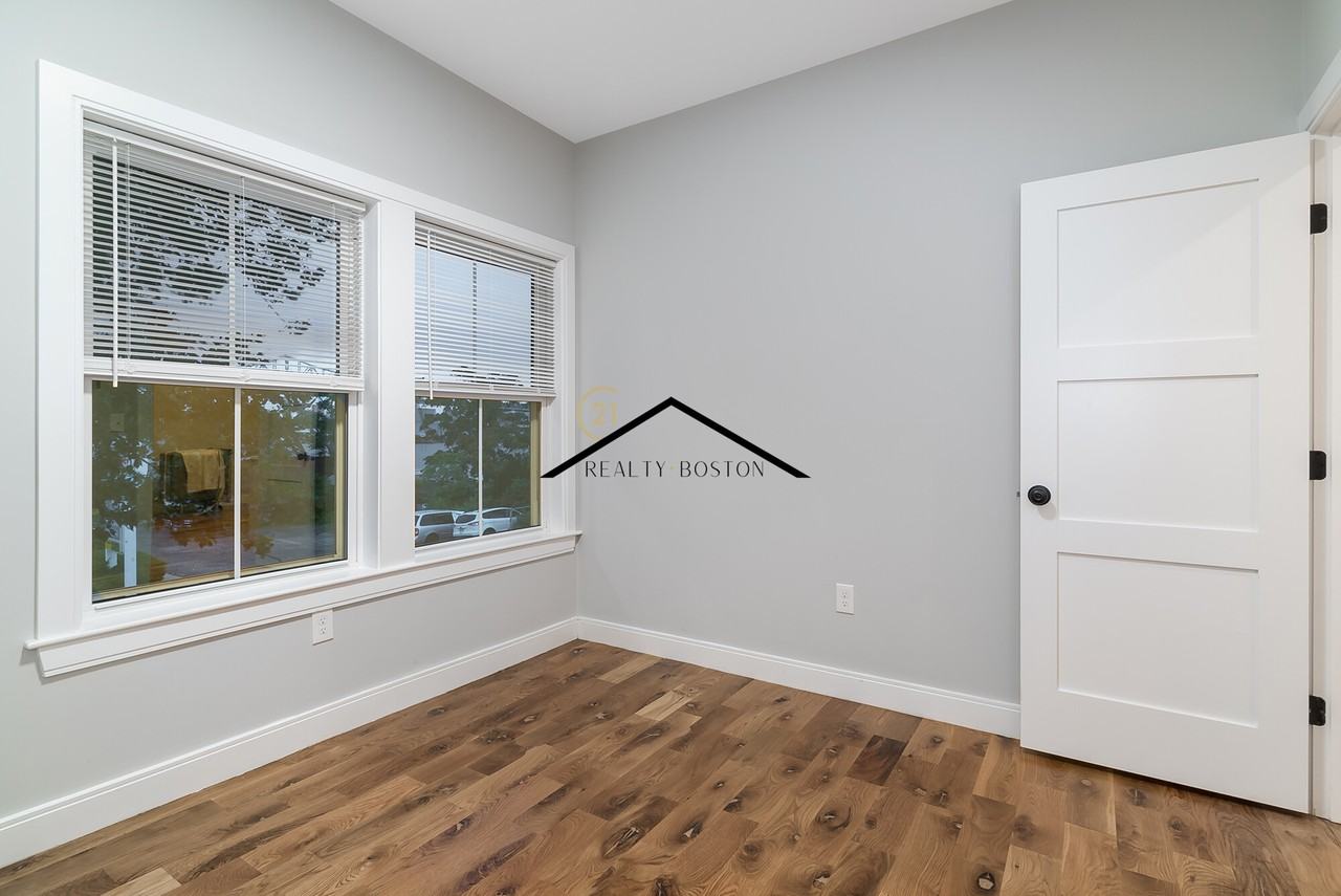 477 Meridian St #2 - Photo 5 of 7