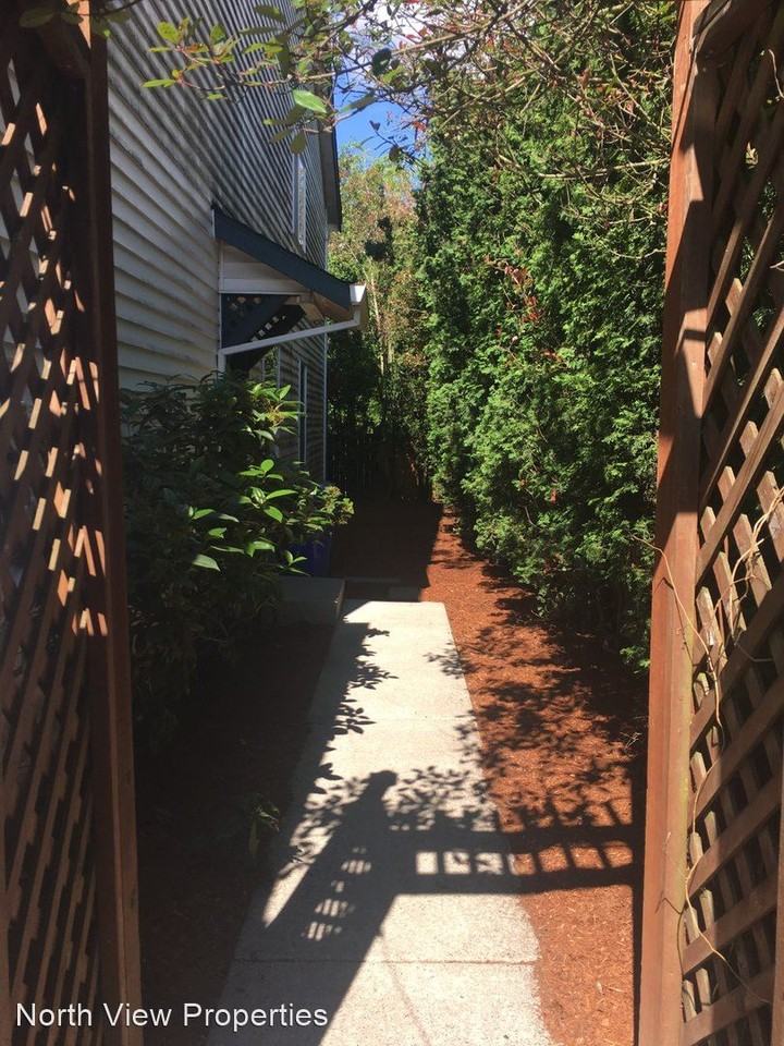 115 NE 109th Ave - Photo 2 of 26