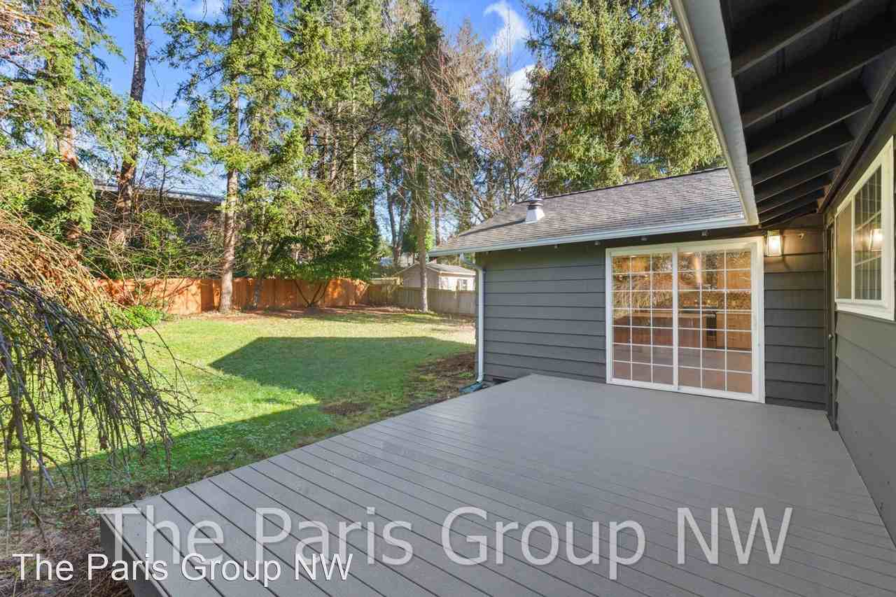 15734 Ne 1st St - Photo 3 of 32