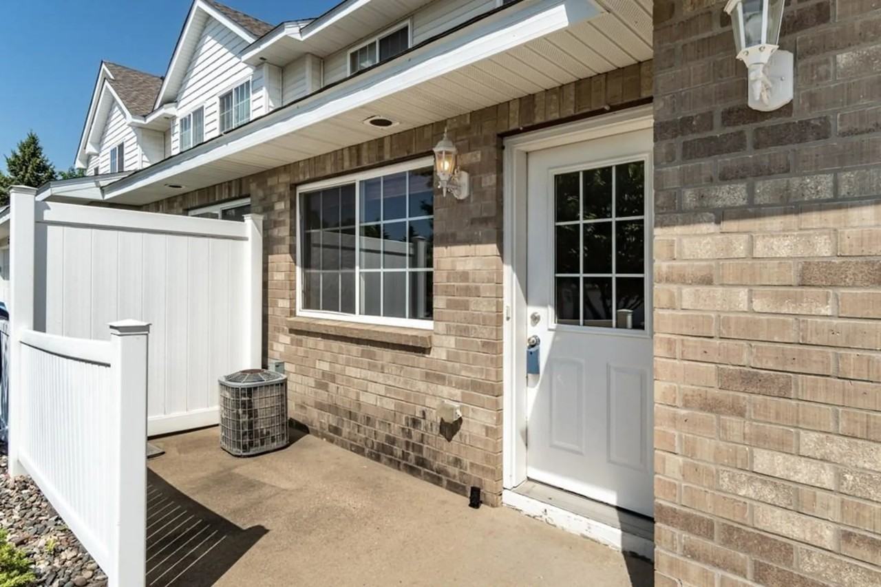 17585 Gillette Way - Photo 2 of 7