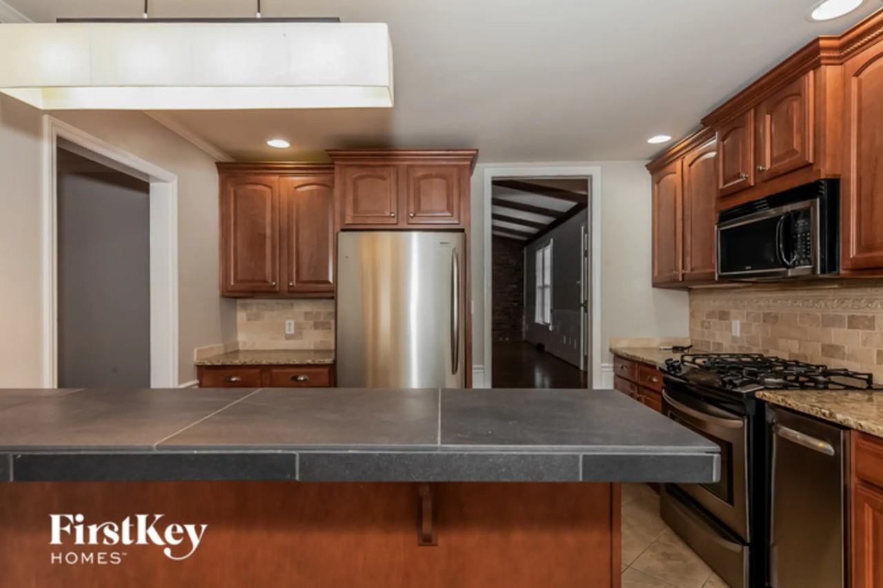 305 Meadow Lake Dr - Photo 3 of 8