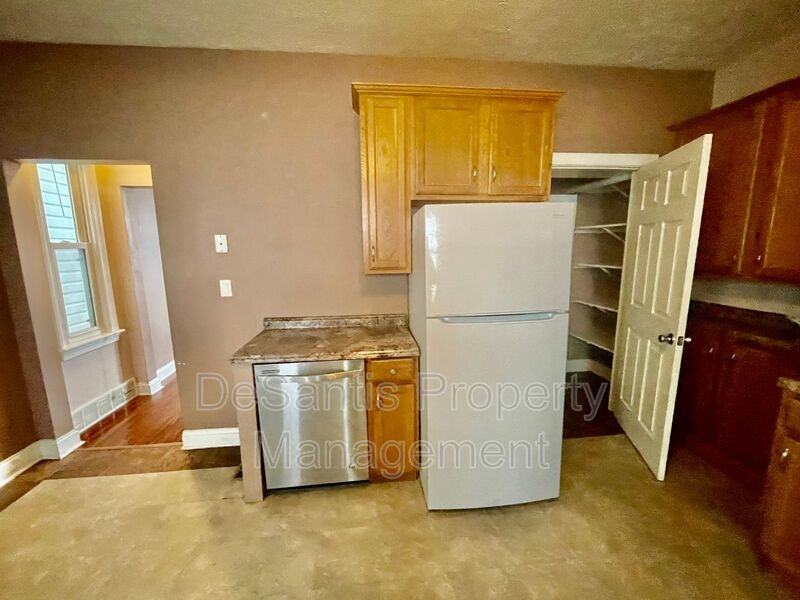 2302 Baltic Way - Photo 7 of 22