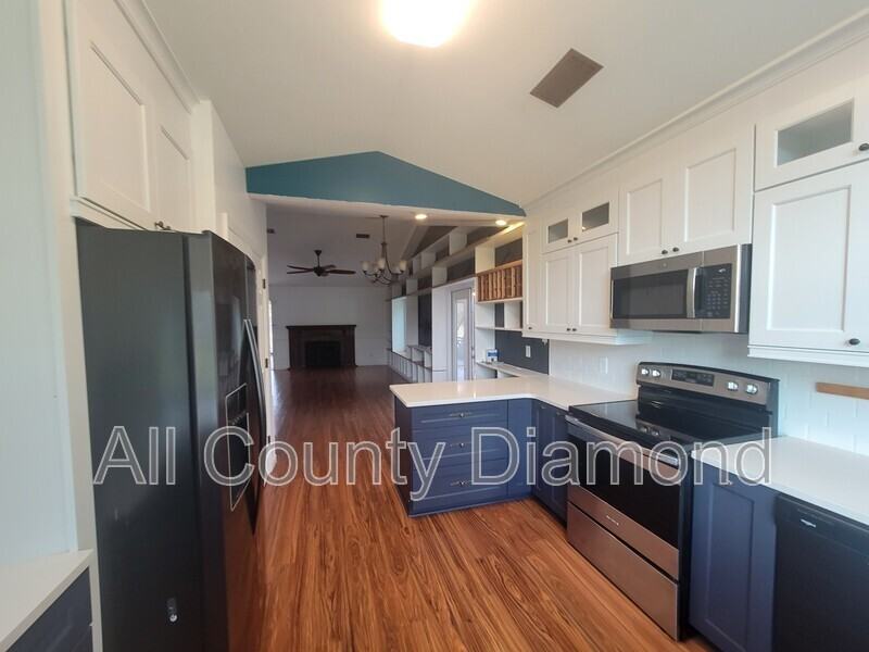 247 Boca Shores Dr - Photo 3 of 16