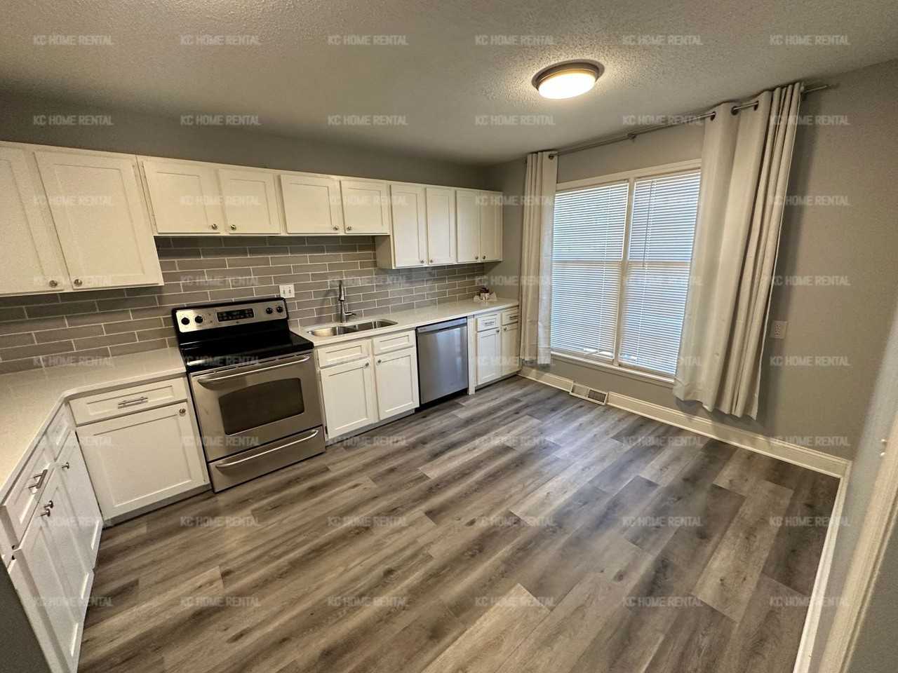 708 Nw Mock Ave - Photo 2 of 31