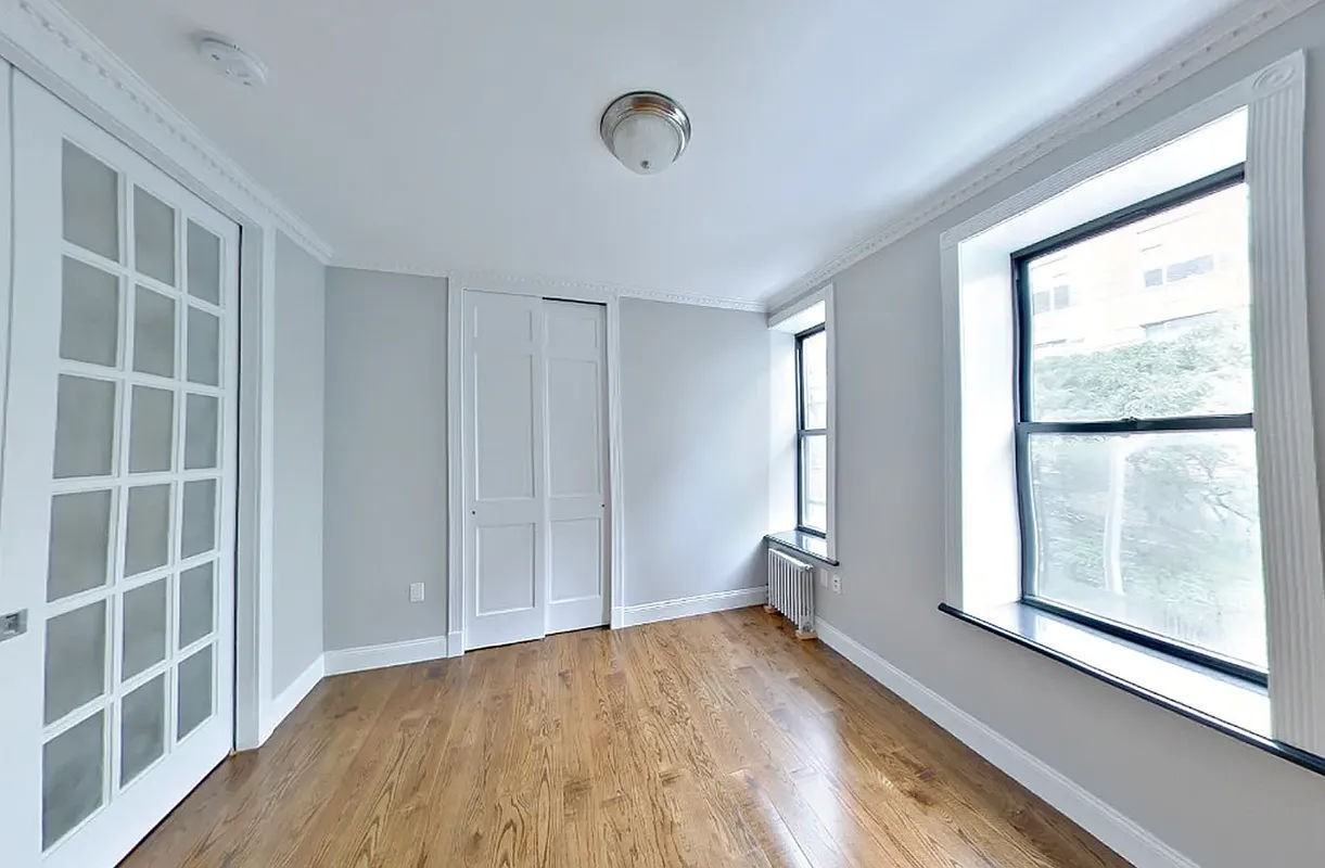 E 100th St #1B - Photo 3 of 11