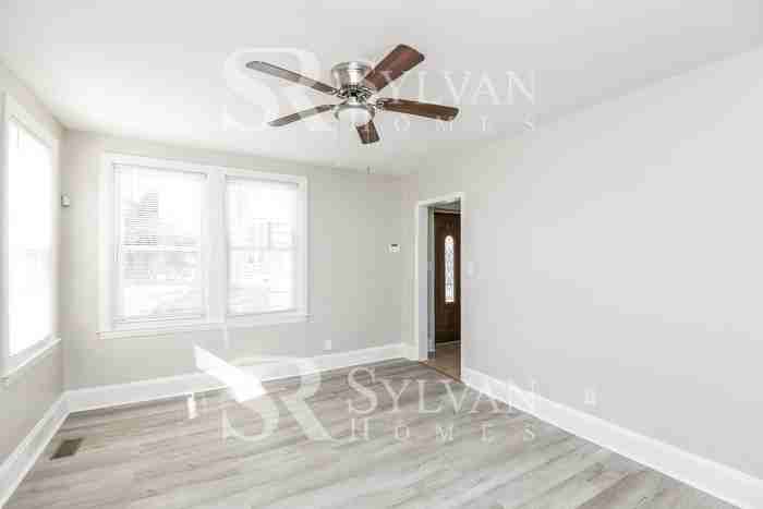 4017 Cedardale Rd - Photo 3 of 16