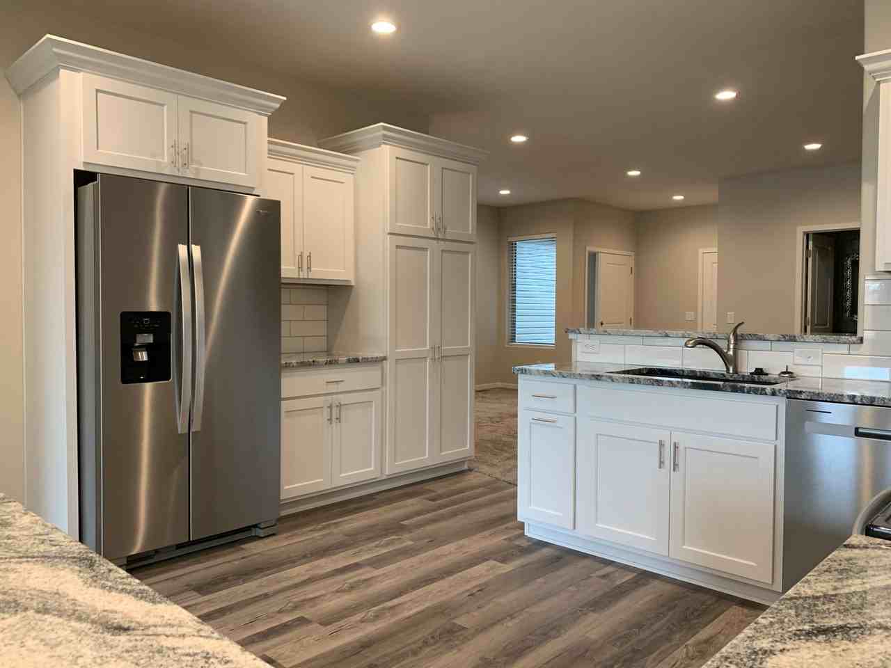 2005 Battista Pl - Photo 4 of 16