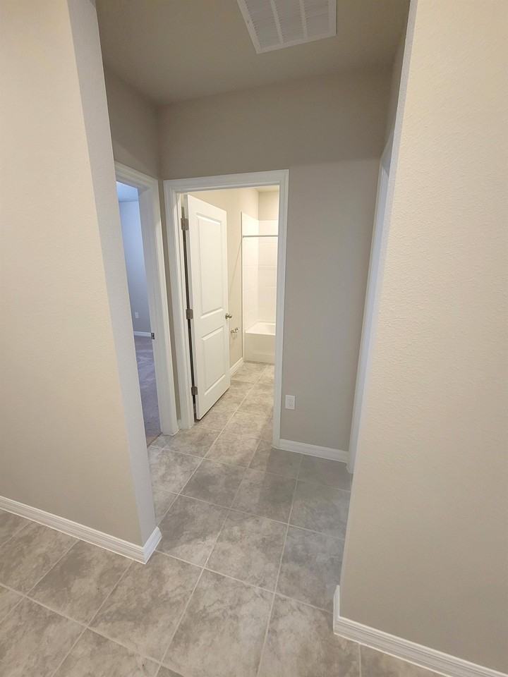 Bark Ridge Dr #1 - Photo 5 of 42