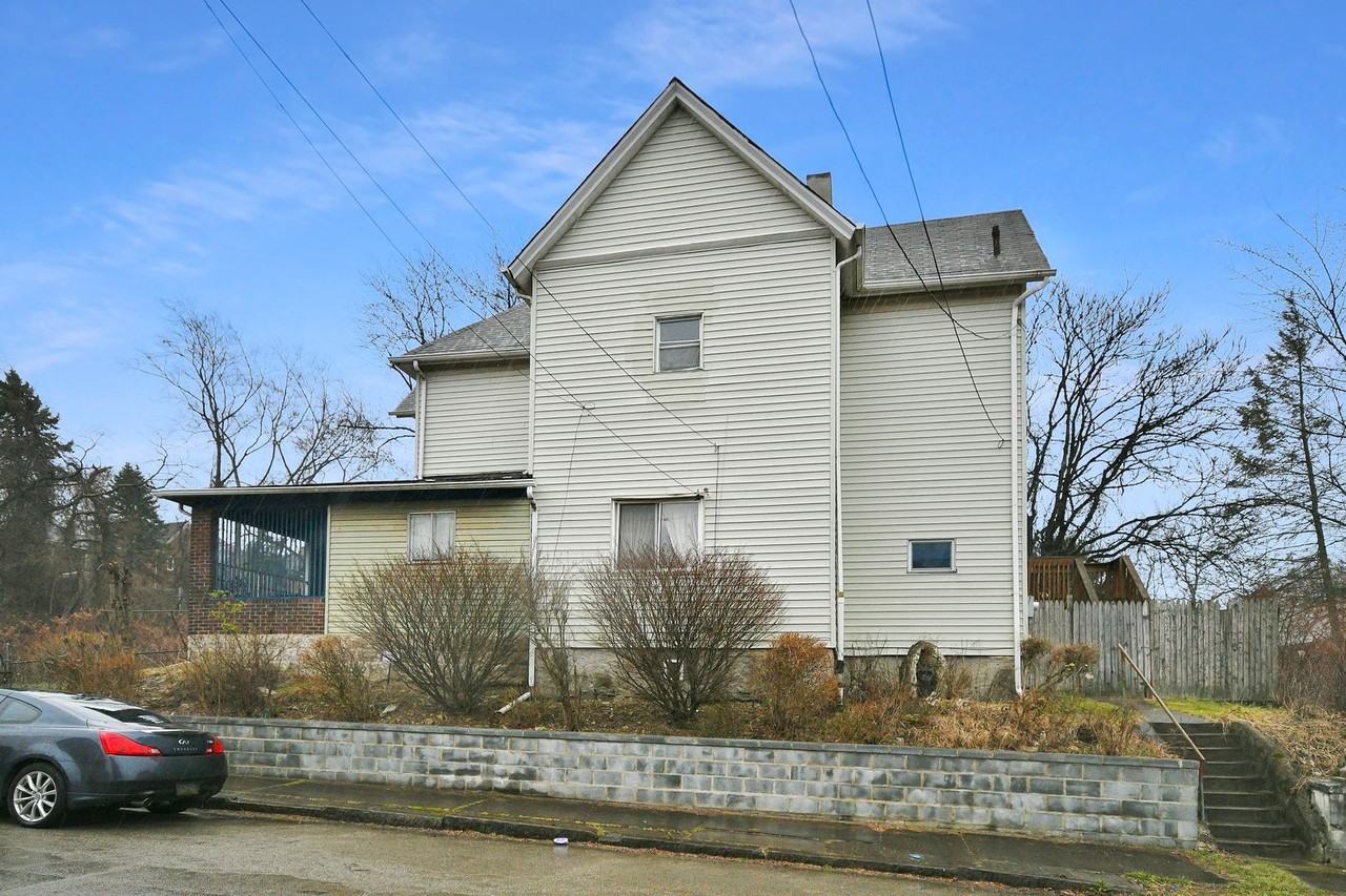 670 1st St - Photo 2 of 22