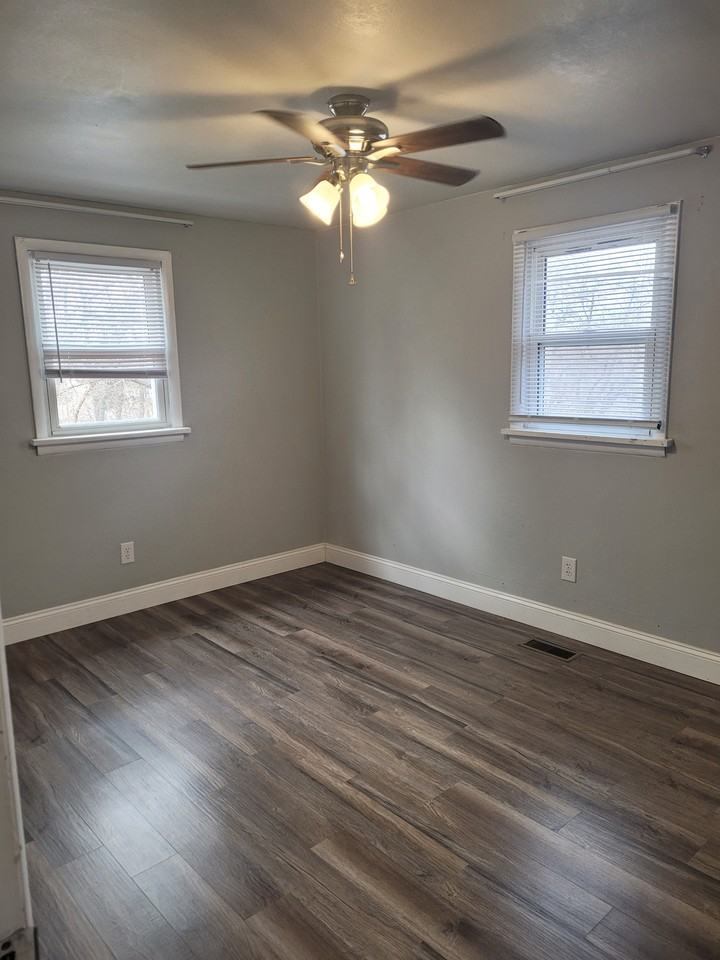 2809 Rosehill Dr #NA - Photo 4 of 11