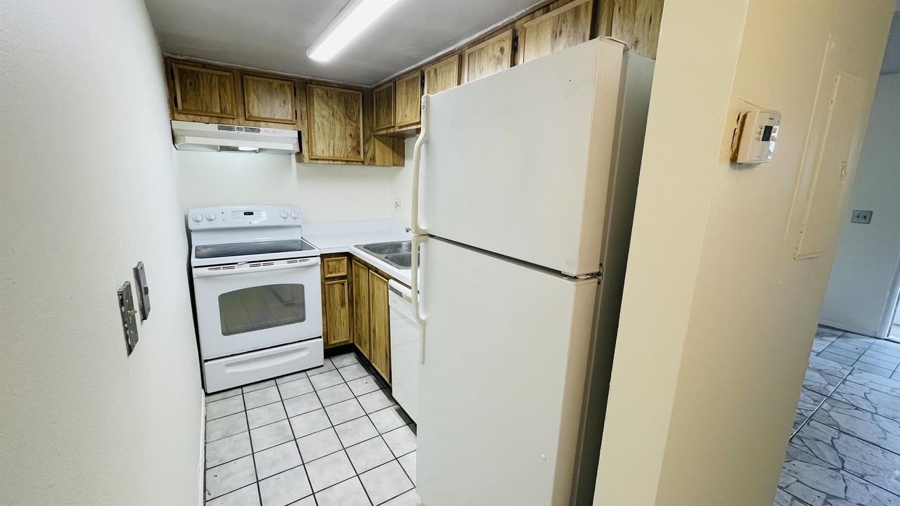 7120 Waterside Dr #106 - Photo 3 of 17