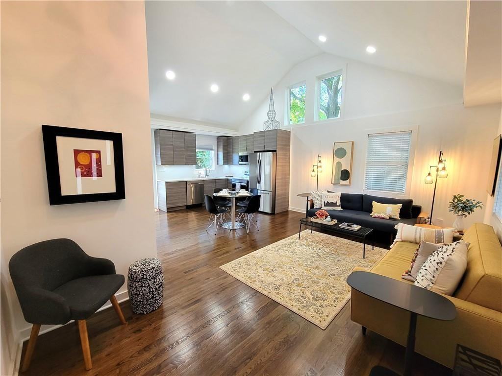 367 Ashley Ave Ne - Photo 4 of 50