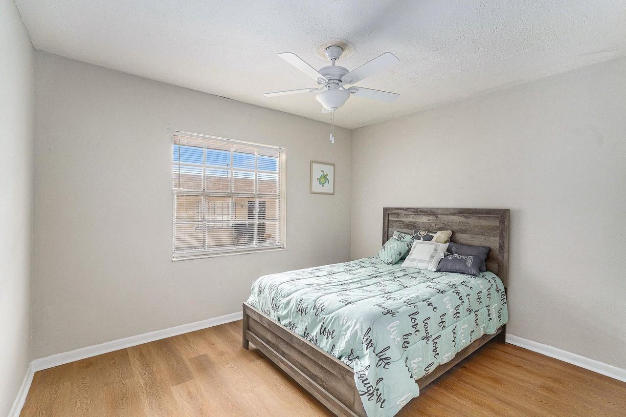 N Annette Ave - Photo 5 of 6