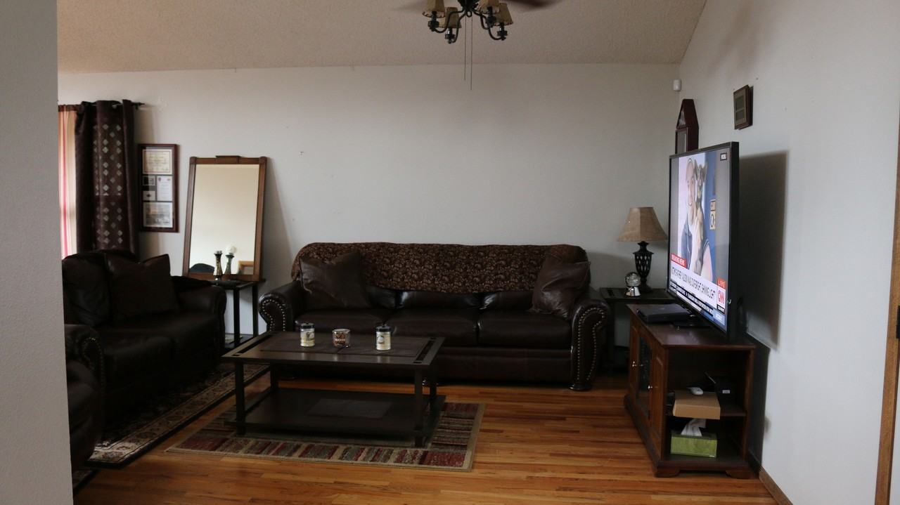 4620 Martindale Ave - Photo 2 of 20