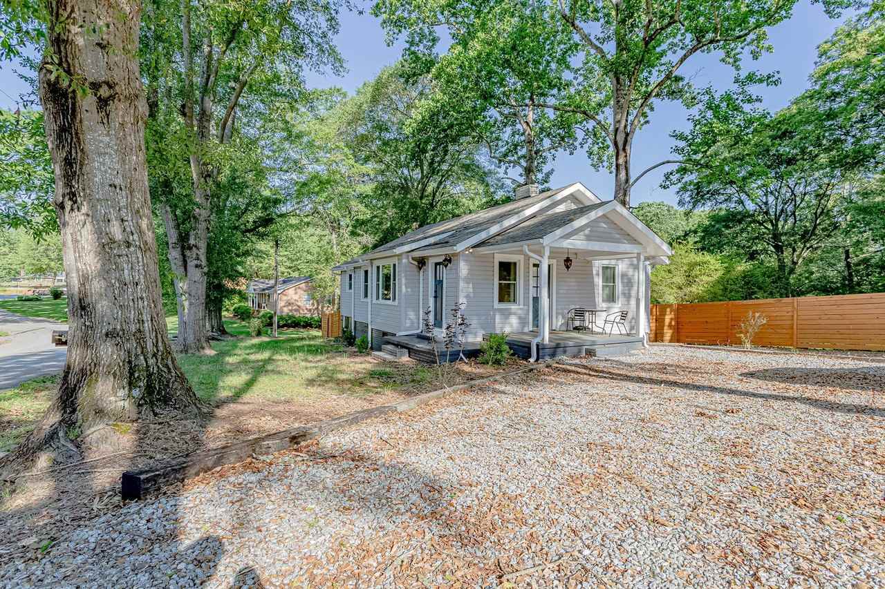 305 Love Dr - Photo 2 of 26