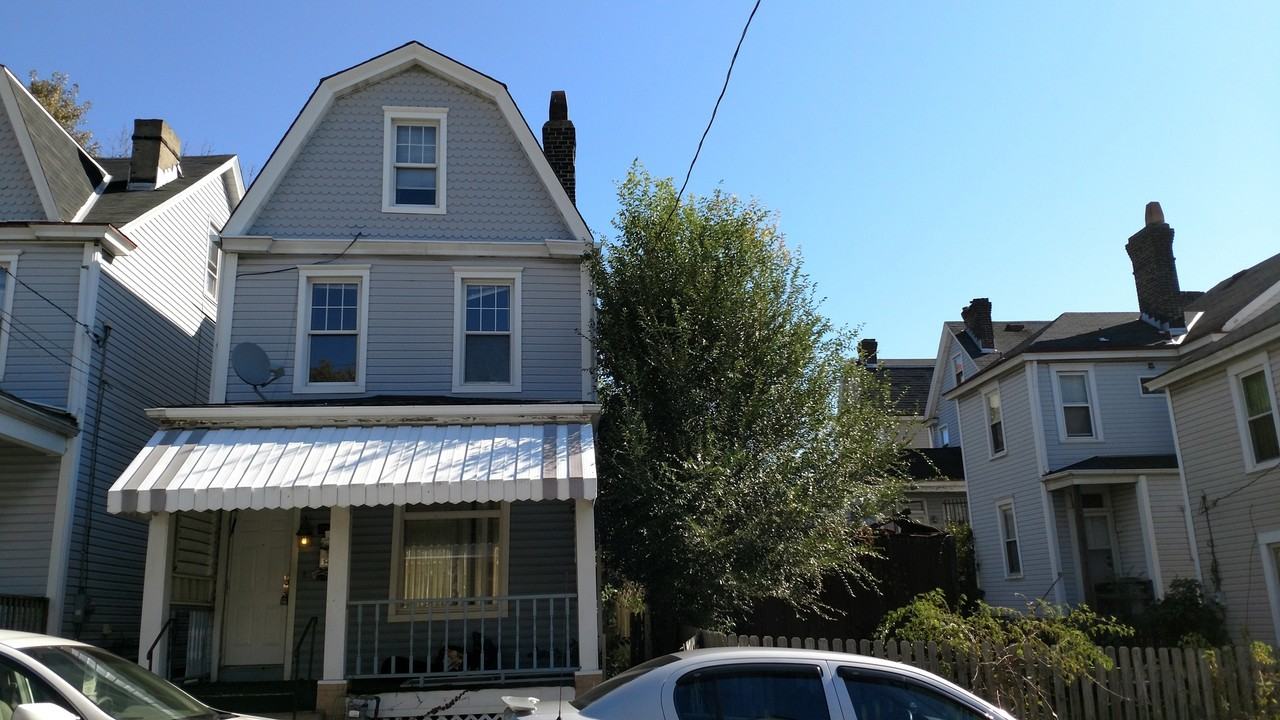 210 Dunseith St - Photo 2 of 10