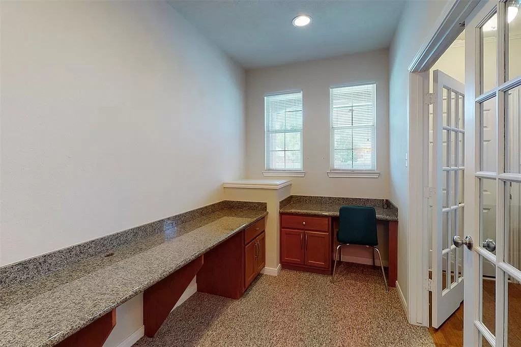 908 Eagle Ave #NA - Photo 5 of 20