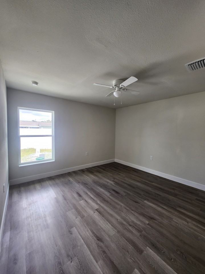 406 Cocoa Ct #B - Photo 5 of 14