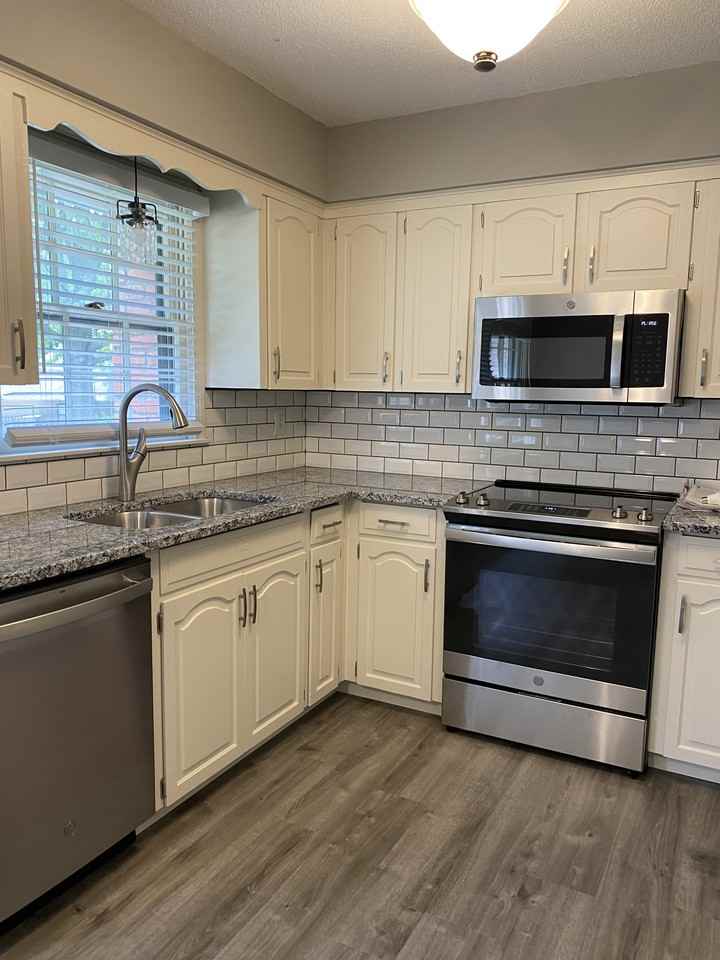 1202 Nw 6th St #1202 - Photo 3 of 11