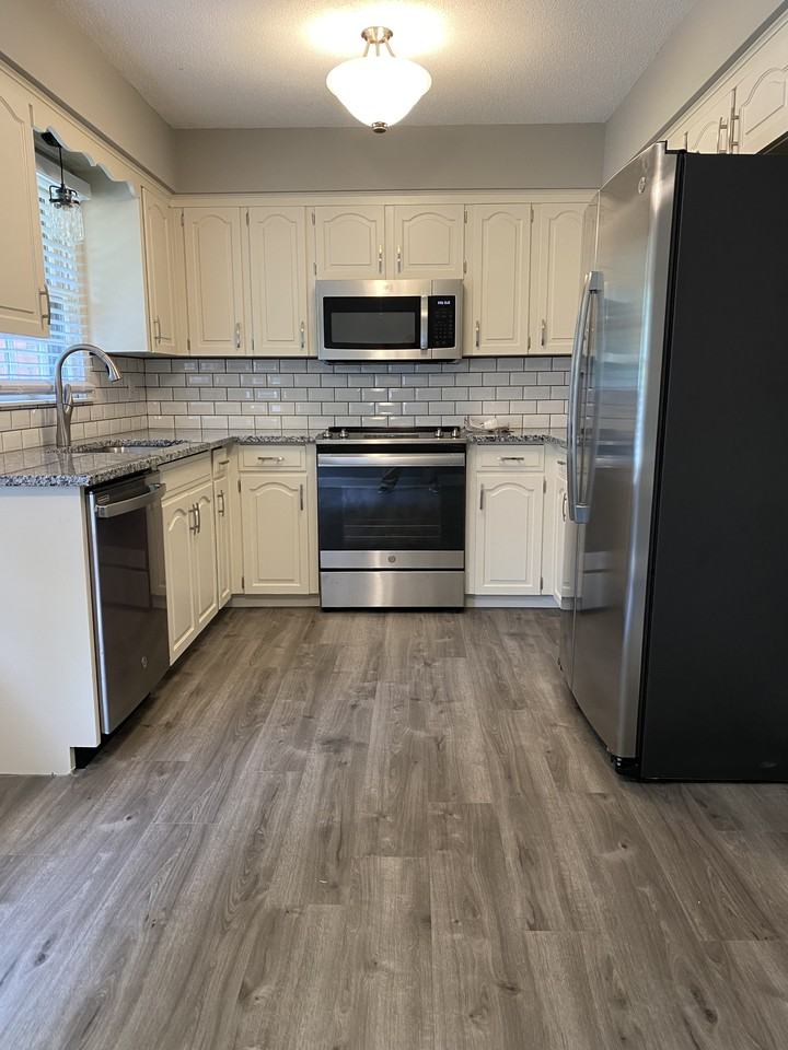 1202 Nw 6th St #1202 - Photo 5 of 11