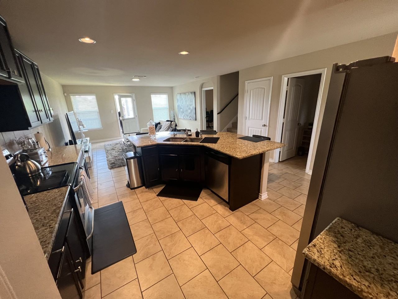 Dove Cyn #NA - Photo 7 of 31