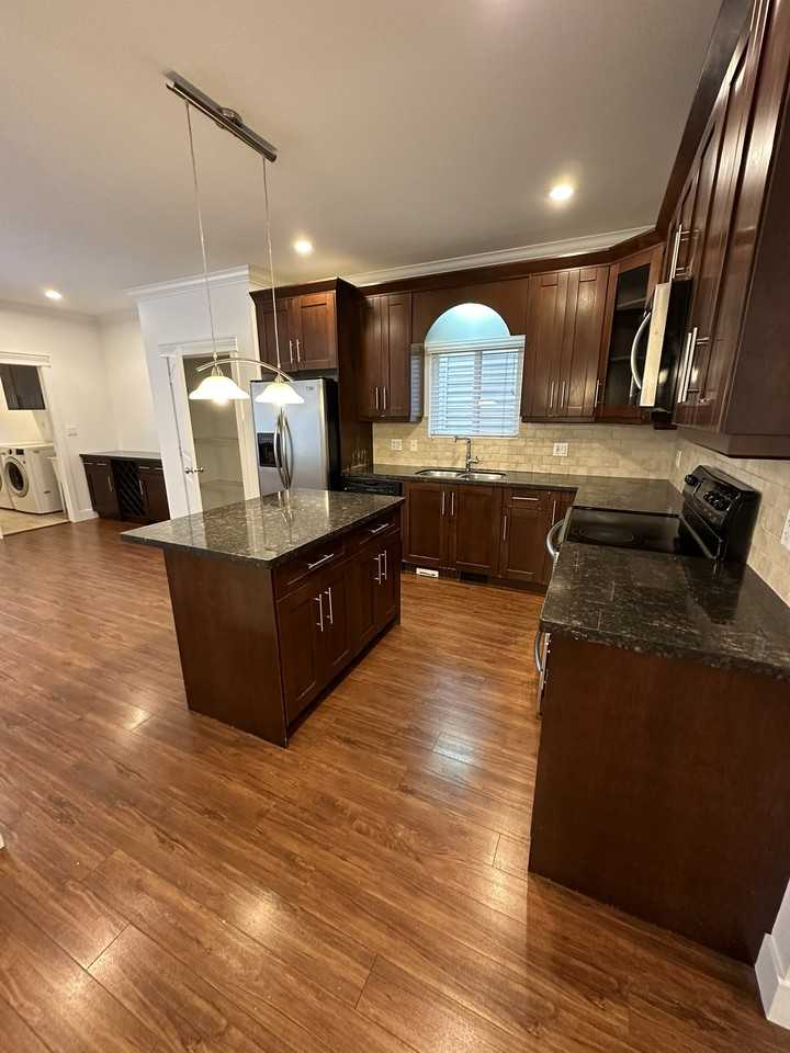 15078 60 Avenue - Photo 4 of 34