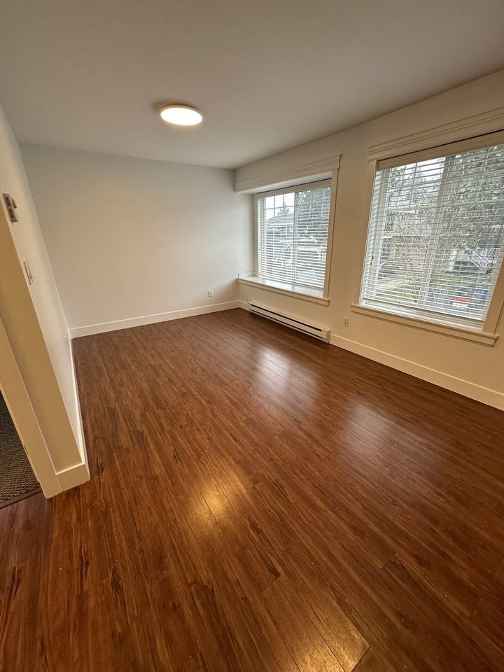 15078 60 Avenue - Photo 4 of 16