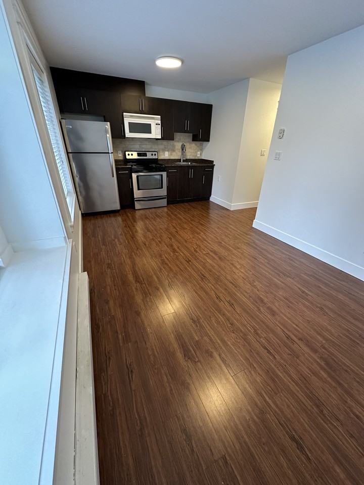 15078 60 Avenue - Photo 2 of 16