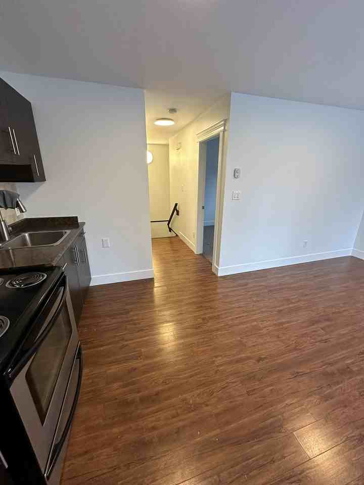 15078 60 Avenue - Photo 5 of 16