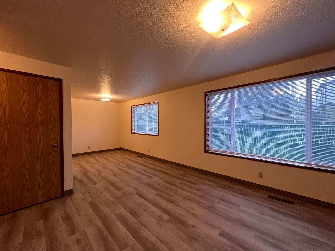 1420 Z St - Photo 3 of 14