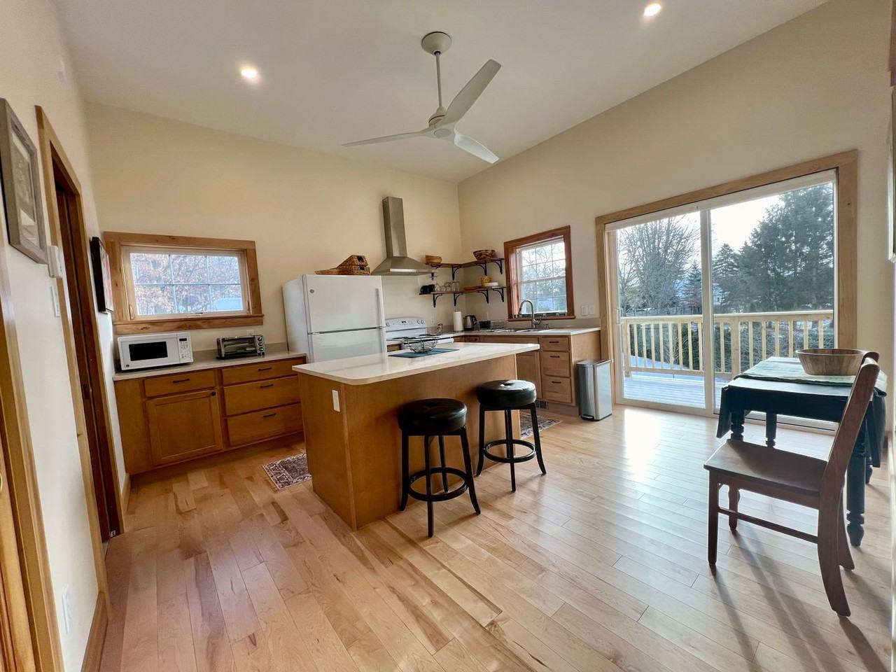 67 Lower Hyde Park - Photo 3 of 13