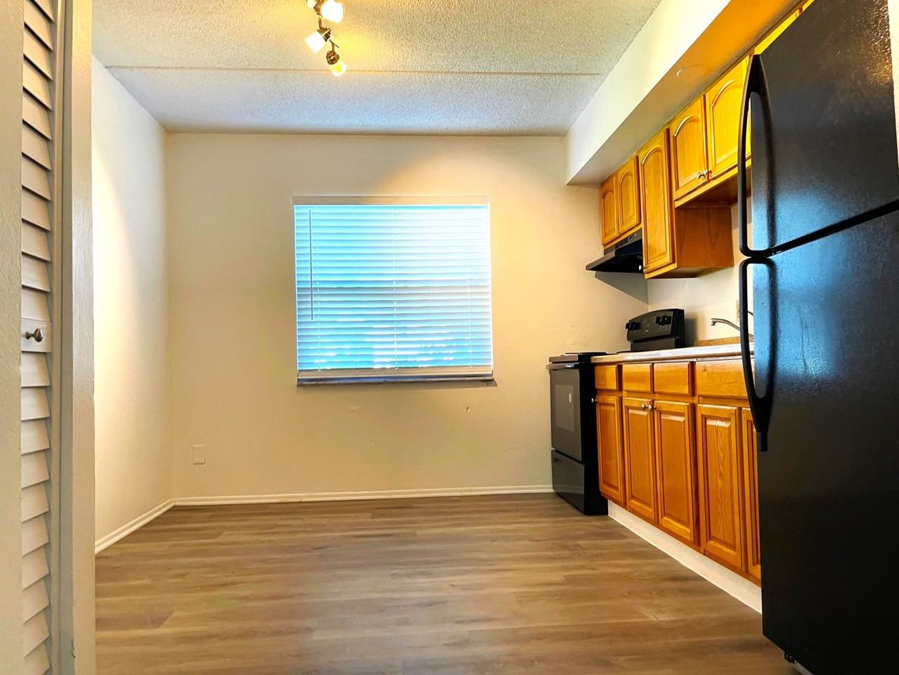 731 Michigan Ct - Photo 4 of 18