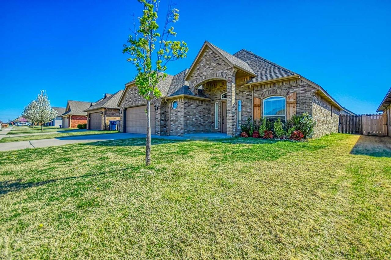 12112 Preakness Rd - Photo 2 of 38