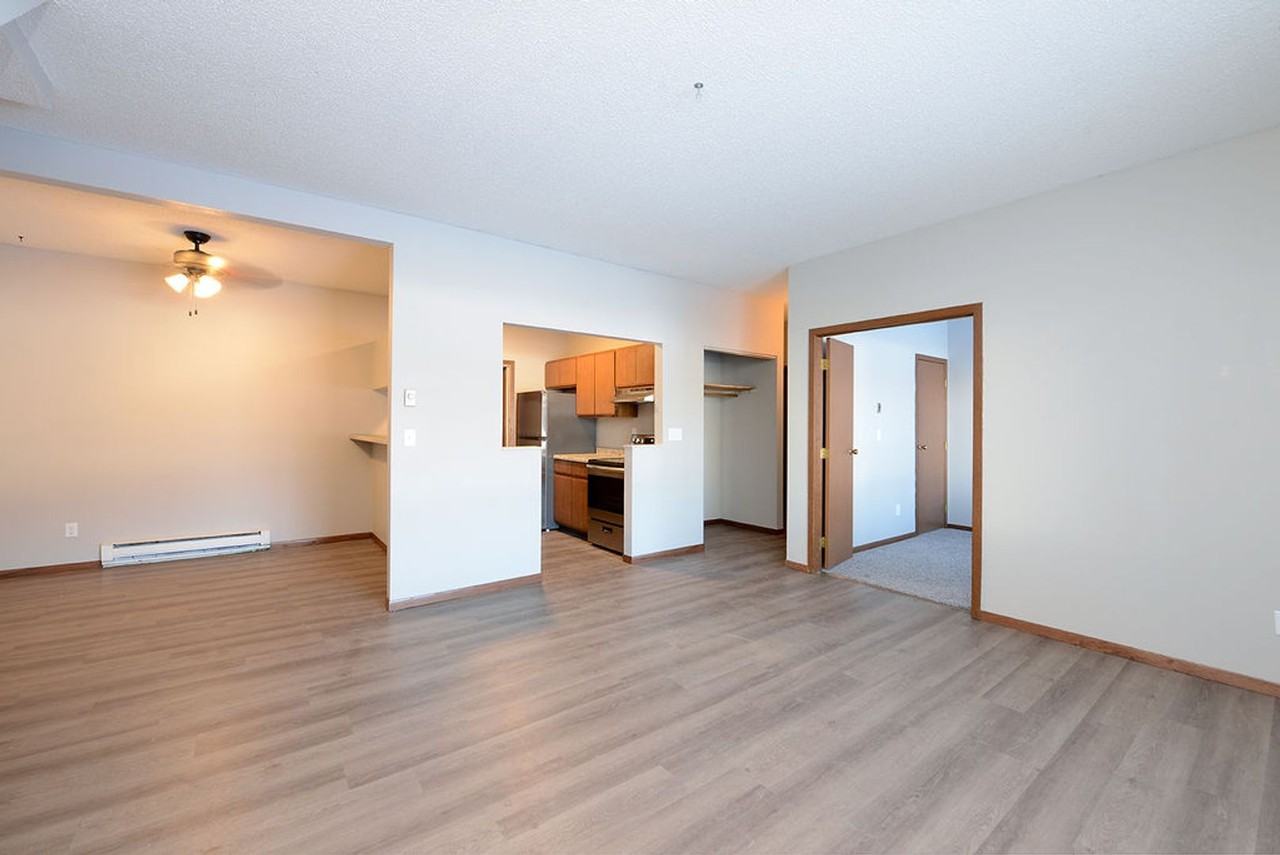 71 Center St Apt B - Photo 4 of 14