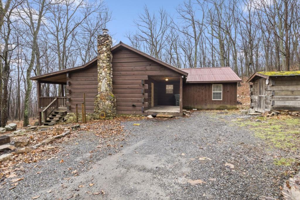 380 Fox Run Ln - Photo 2 of 38