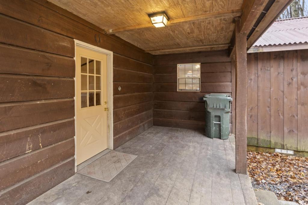 380 Fox Run Ln - Photo 3 of 38