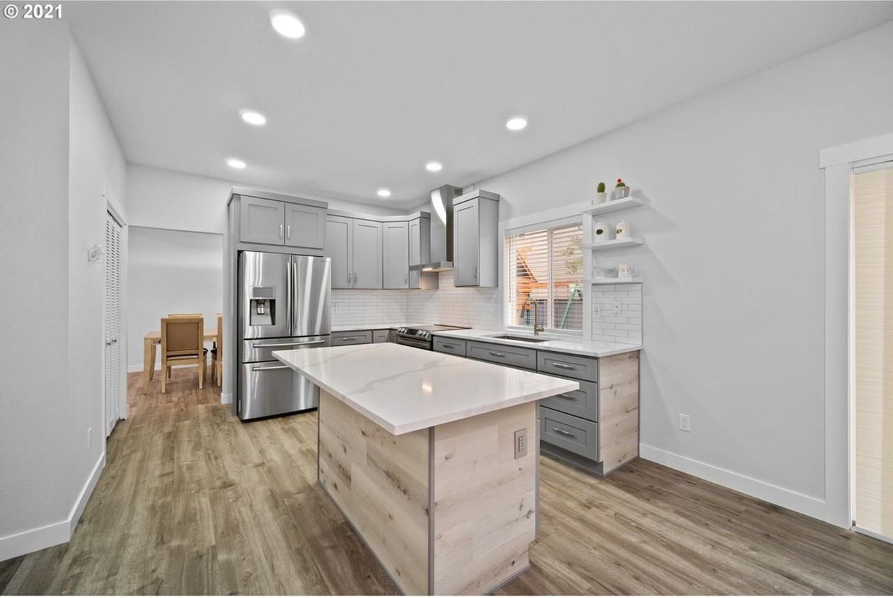 12810 Ne 49th Way - Photo 4 of 18