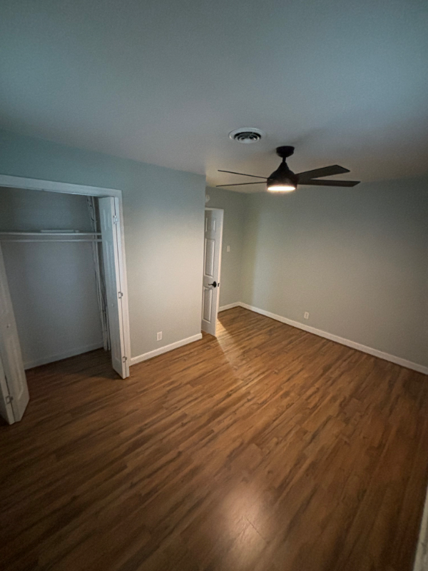 5403 Bloomingdale Ave - Photo 7 of 9