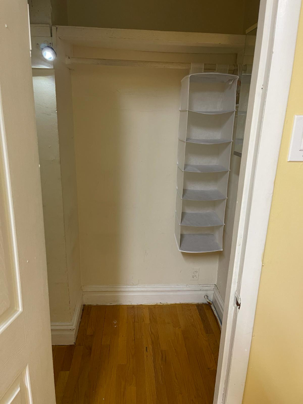 275 Manhattan Ave - Photo 2 of 6