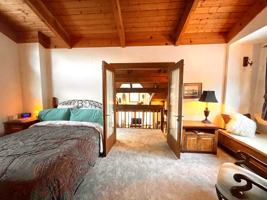 featured image of 820 Arbor Ln