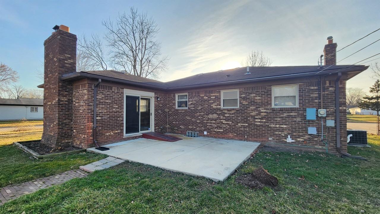 7510 Cardwell St #1 - Photo 3 of 28