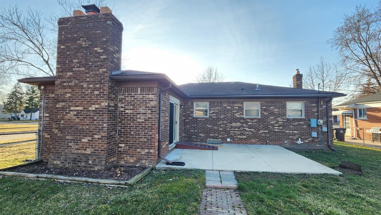 7510 Cardwell St #1 - Photo 4 of 28