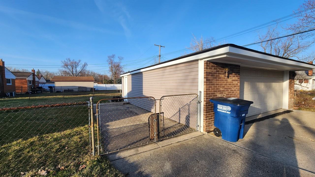 7510 Cardwell St #1 - Photo 7 of 28